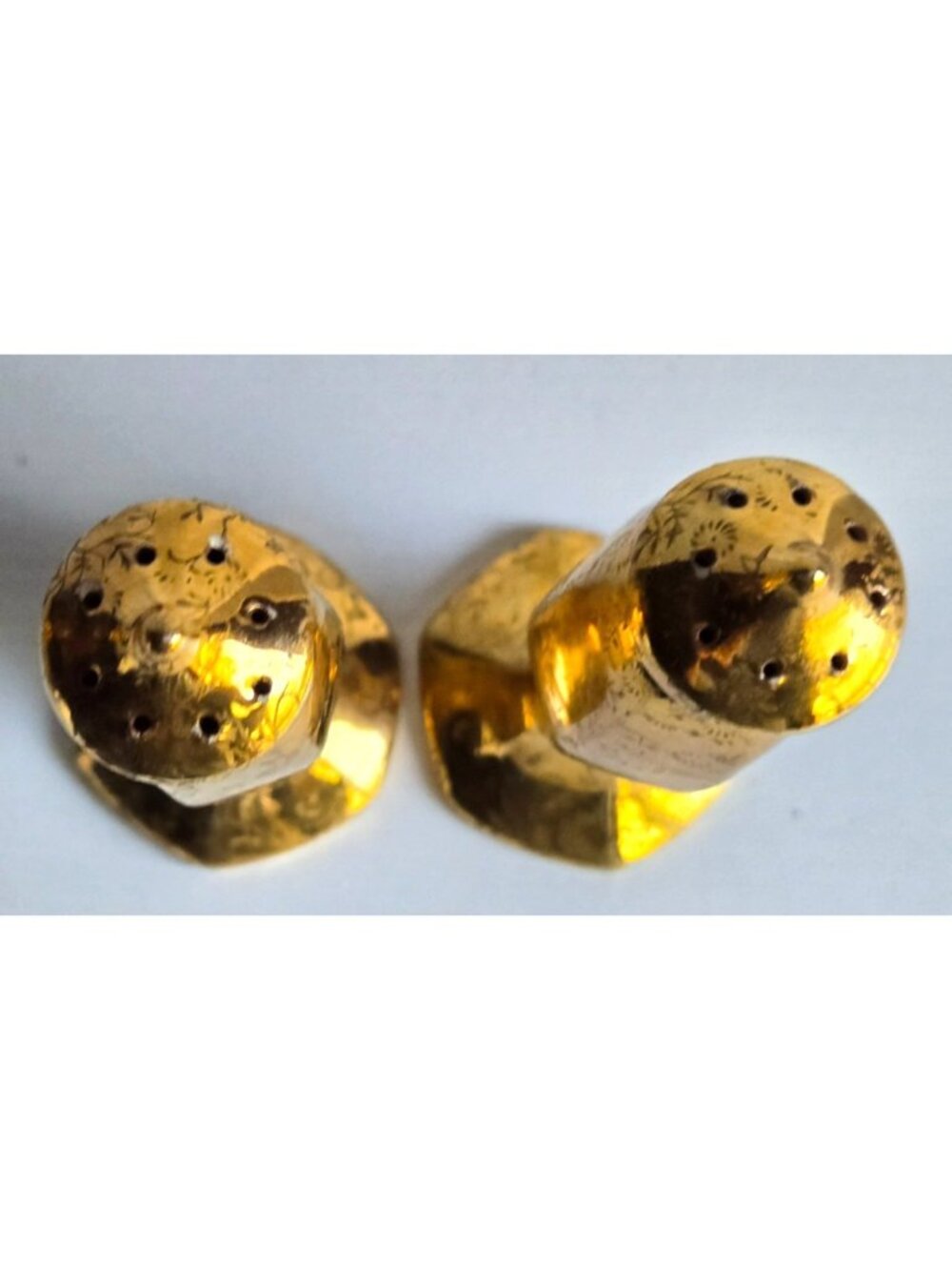 Gilded Ceramic Salt & Pepper Shakers 5.5" Tall & 4" Tall Japan Lot of 4 VTG - Picture 3 of 9